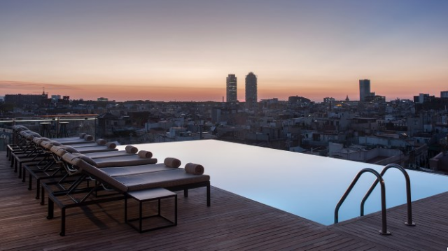 Del plató de TV al lujo con vistas: así es el hotel de Montjuïc que resume la nueva Barcelona